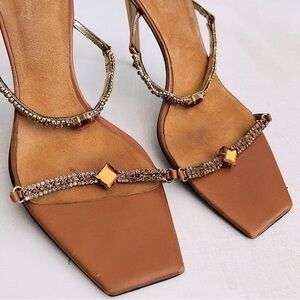 [Les Copains] Leather Yellow + Amber Crystal Strap Square Toe Lucite Heel Sandal